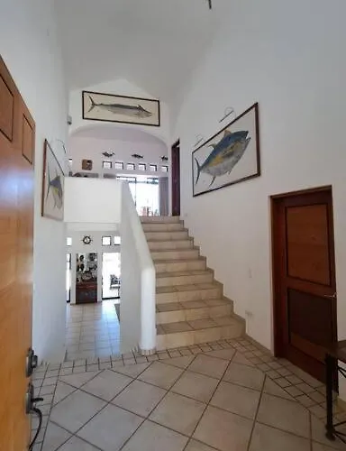 Villa Lujosa Casa A La Orilla Del Mar Y Espectacular Vista