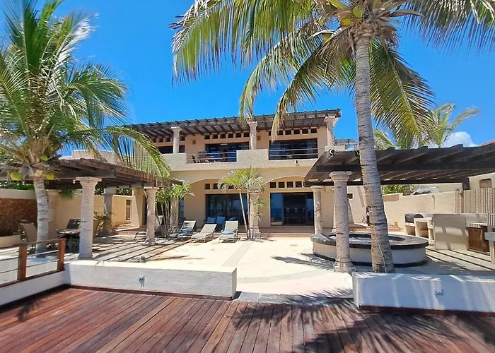 Lujosa Casa A La Orilla Del Mar Y Espectacular Vista Villa