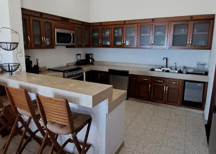 Lujosa Casa A La Orilla Del Mar Y Espectacular Vista Villa